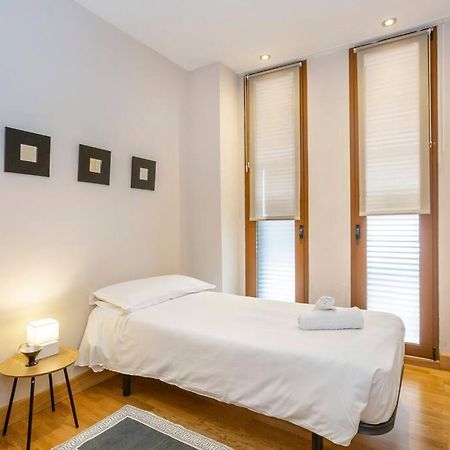 Marieta Apartment By The Castle With Ac Alicante Exteriör bild