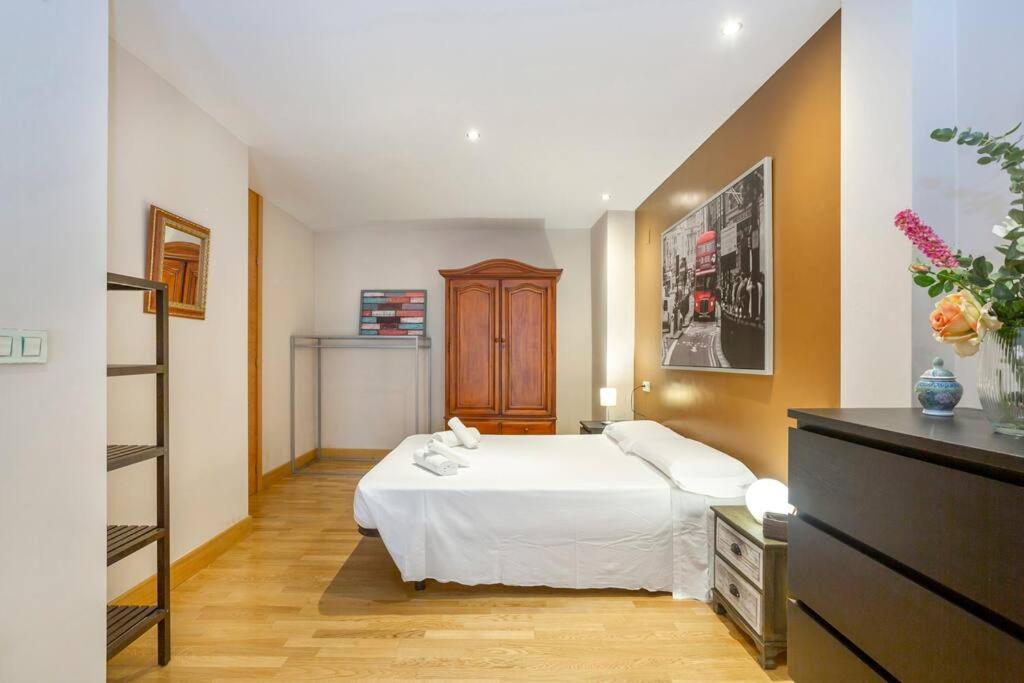 Marieta Apartment By The Castle With Ac Alicante Exteriör bild