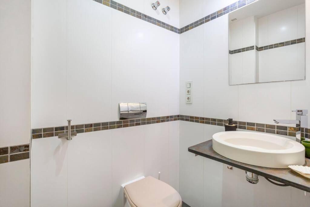 Marieta Apartment By The Castle With Ac Alicante Exteriör bild