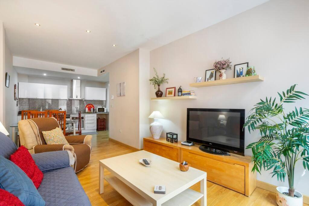 Marieta Apartment By The Castle With Ac Alicante Exteriör bild