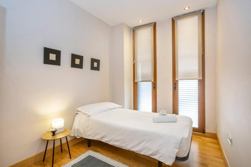 Marieta Apartment By The Castle With Ac Alicante Exteriör bild