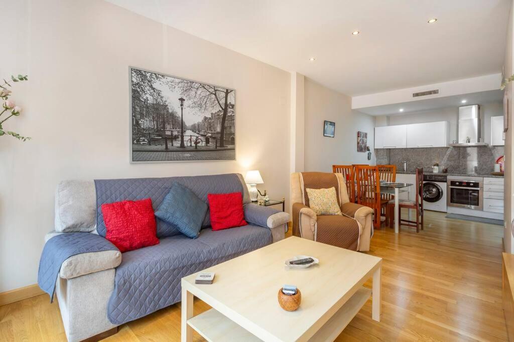 Marieta Apartment By The Castle With Ac Alicante Exteriör bild